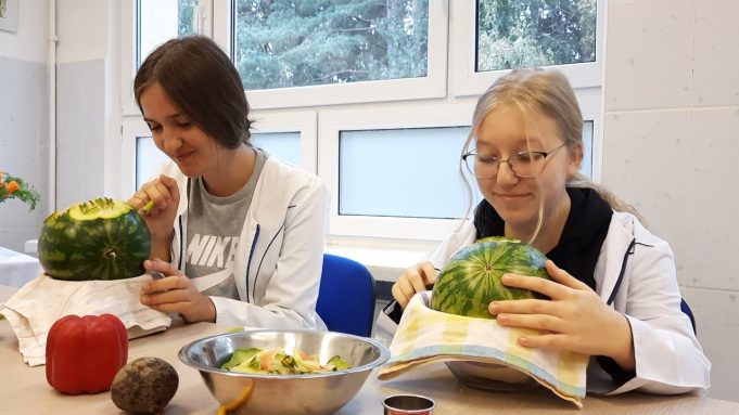 Piękne i apetyczne – carving w ZSP nr 2