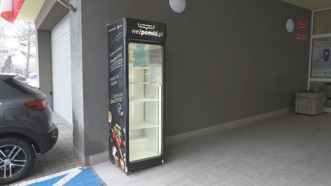 Nie wyrzucaj jedzenia, oddaj je do społecznej lodówki
