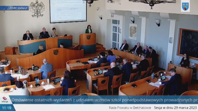 Sesja powiatu – dyskusja na temat przemocy