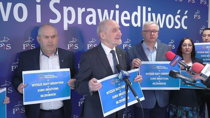 A. Macierewicz o polityce PO