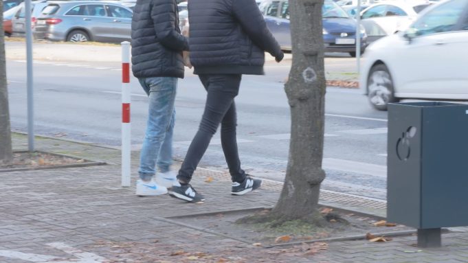 Piesi na pasach – policja apeluje o ostrożność i czujność