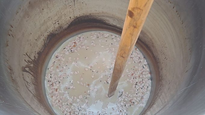 Jajko, żur i wielkanocny zając