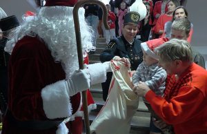 Mikołaj odwiedzi małych pacjentów