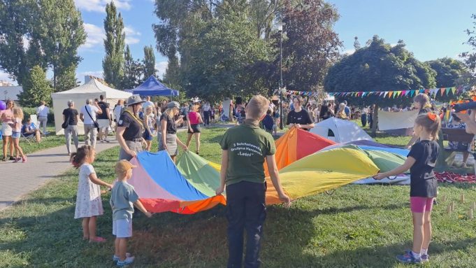 Zamki, bańki, świece – za nami „Osiedlowe lato”