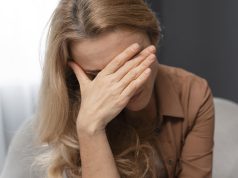 Bliska osoba w kryzysie psychicznym – co robić, gdy odmawia pomocy?