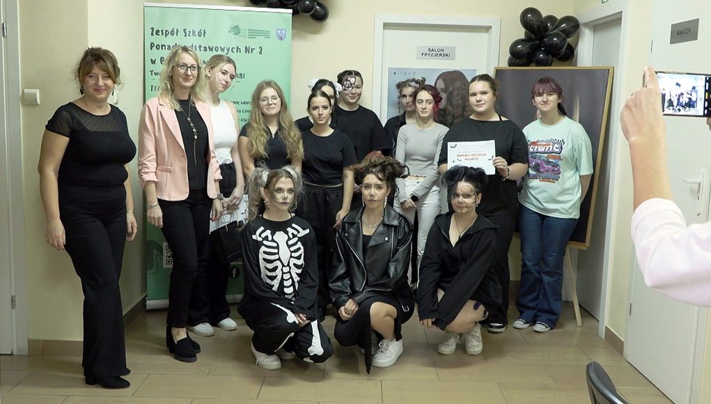 Pająki i wampiry – fryzjerskie inspiracje w ZSP nr 2
