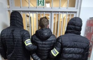 32-latek zatrzymany. W mieszkaniu marihuana i mefedron