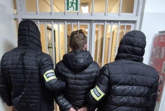 32-latek zatrzymany. W mieszkaniu marihuana i mefedron