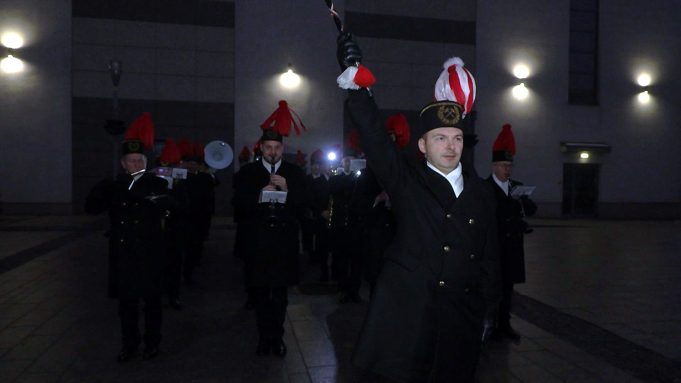 Górnicza pobudka na placu Narutowicza