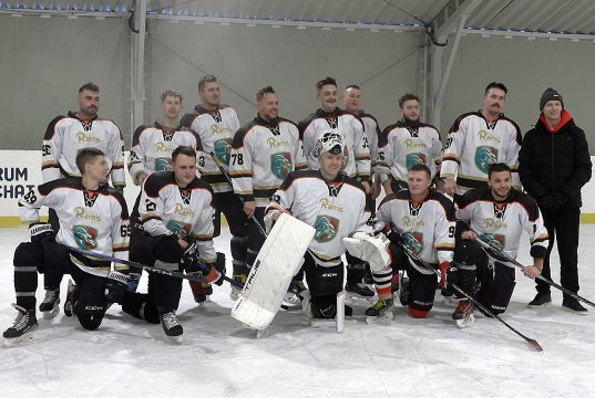 Gorące emocje na miejskim lodowisku. Royal Rams mistrzami pod wodzą Marcina Kolusza