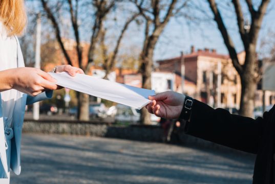 Podszywali się pod pracowników banku! Mężczyzna wypłacił wszystkie środki i zaciągnął kredyty