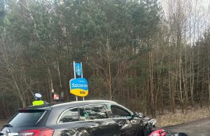 Zderzenie osobówki z motocyklem na DK 74