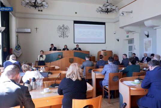 Wsparcie dla policji, Rada Seniorów i MiPBP – jutro obradować będą radni miejscy