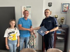 Mieszkaniec Zelowa znalazł dokumenty i pieniądze