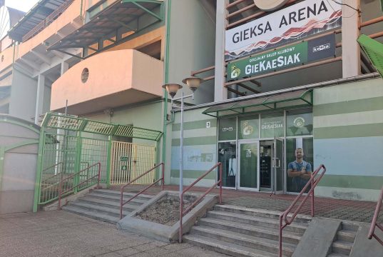 „Znów po swoje” – na stadion zaprasza „Brunatna” drużyna