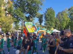 Piknikowa atmosfera na Placu Narutowicza i prezentacja
