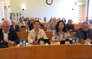 Sesja Rady Powiatu: Dyskusja o dodatkach dla nauczycieli