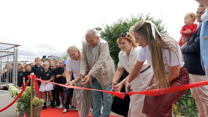 Nowy rok szkolny w nowym budynku. Szkoła freblowska przywitała uczniów