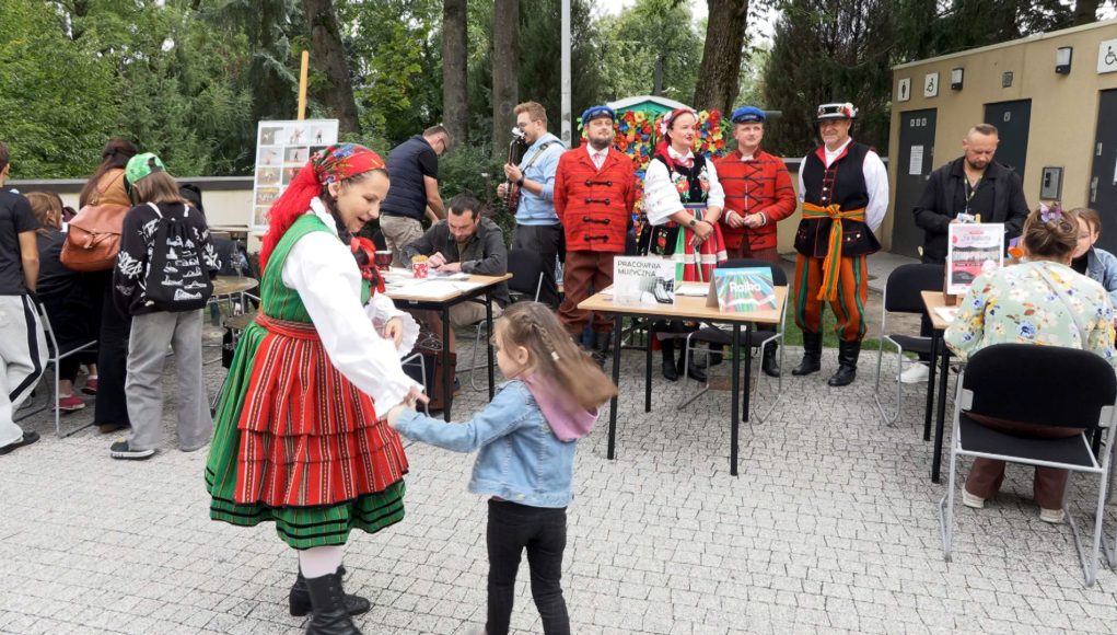 Teatr, muzyka a może taniec?