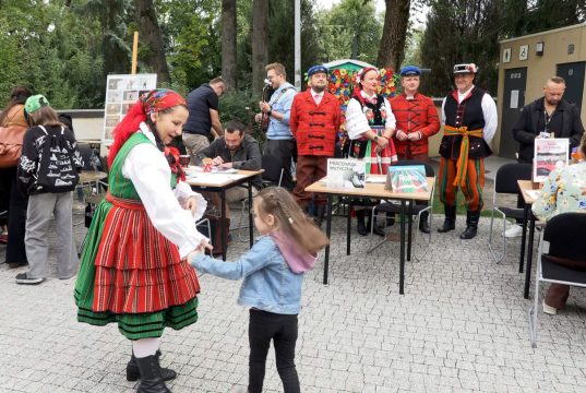 Teatr, muzyka a może taniec?
